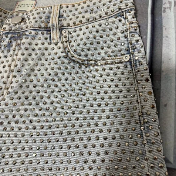 Alice and Olivia Trish Embellished Jeans - Picture 4 of 10